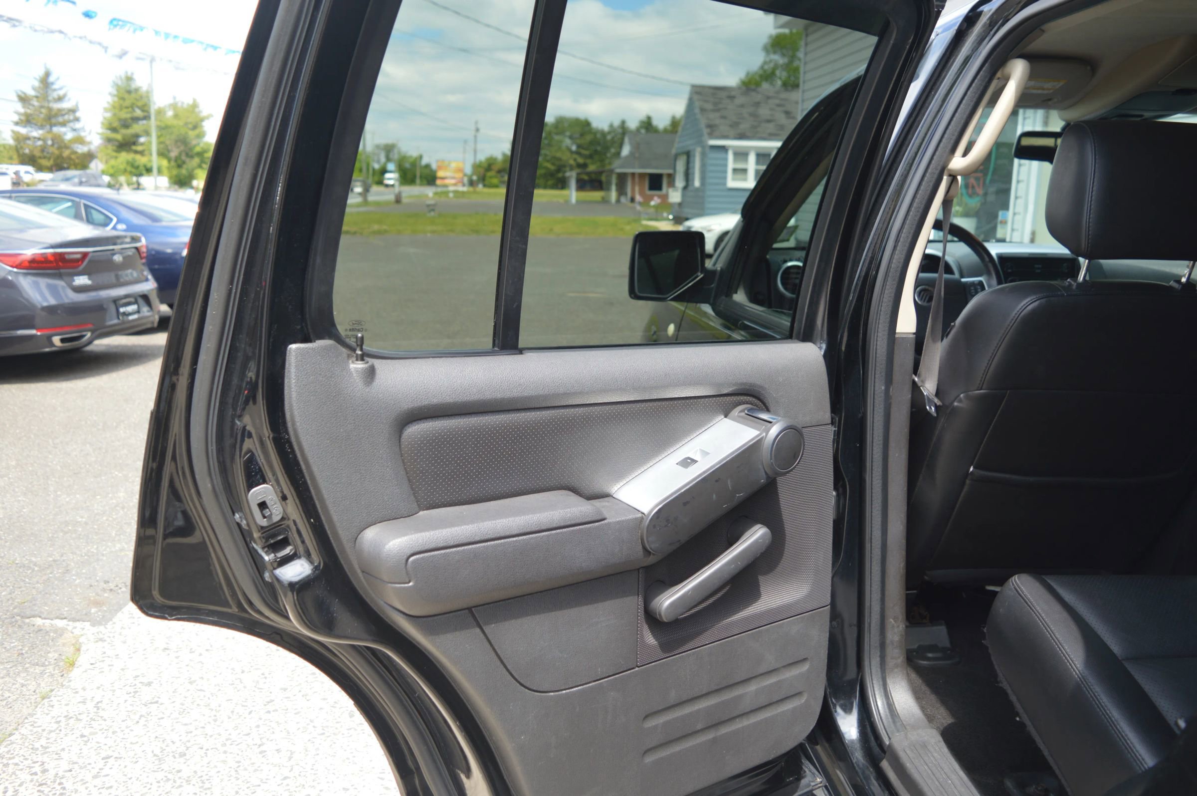 Used 2007 Mercury Mountaineer AWD image 27