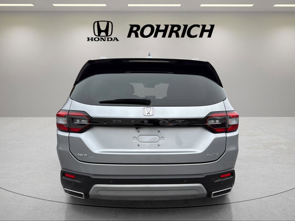 Used 2023 Honda Pilot Elite image 6