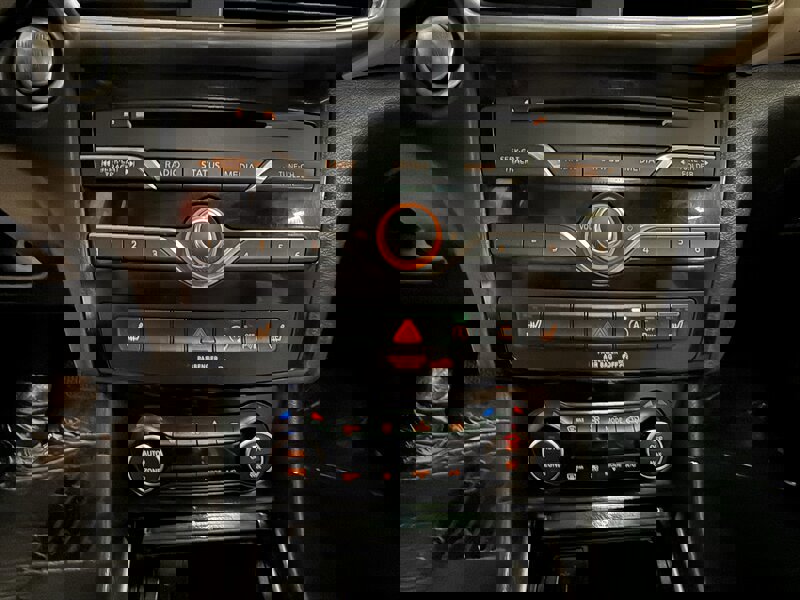 Used 2019 INFINITI QX30 w/ Cargo Package image 21