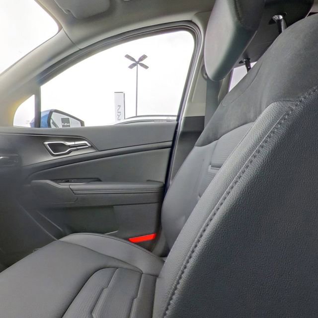 Used 2026 Kia Sportage SX FWD image 28