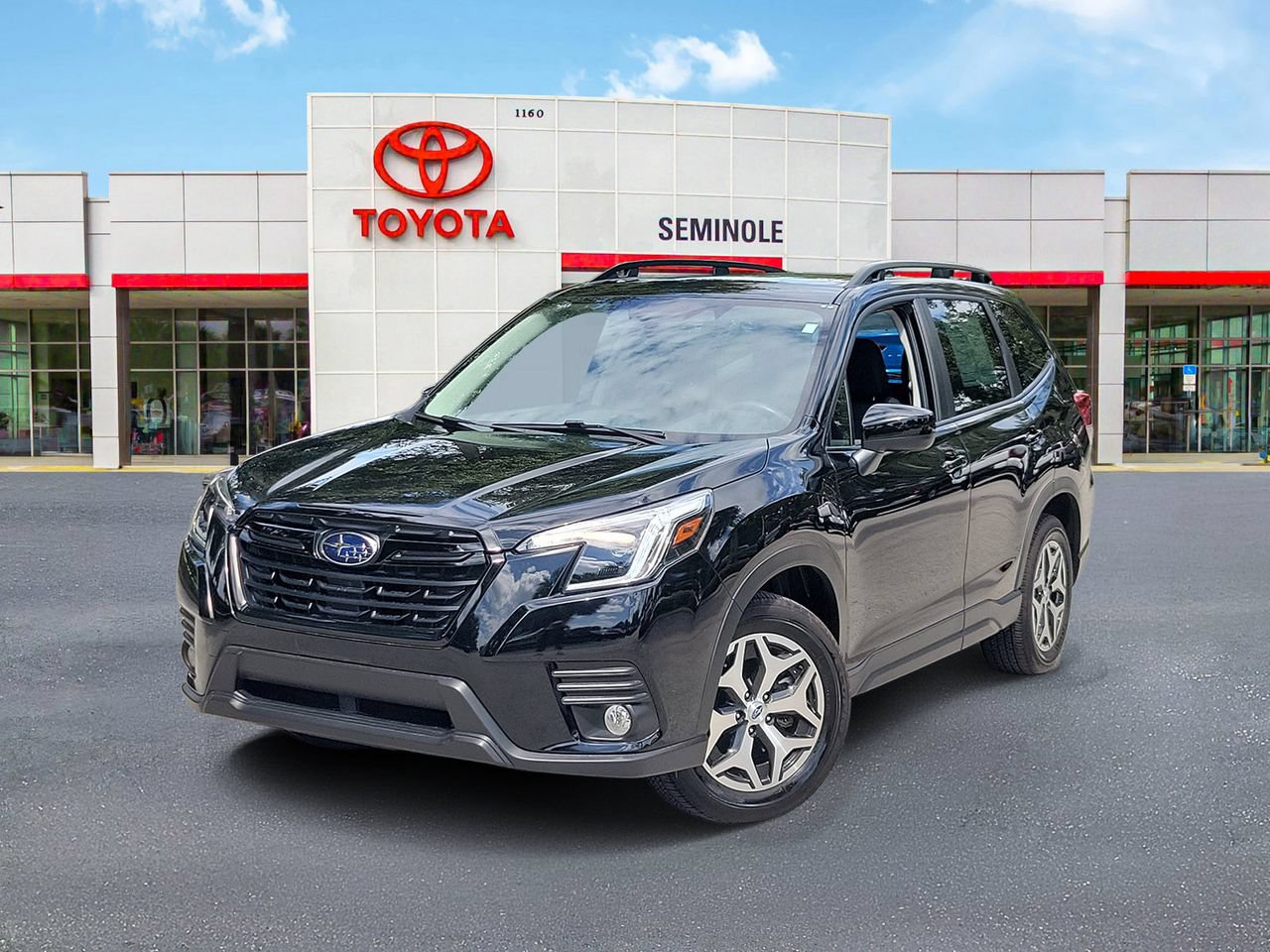 Used 2023 Subaru Forester Premium w/ Popular Package #2 AWD/4WD image 1