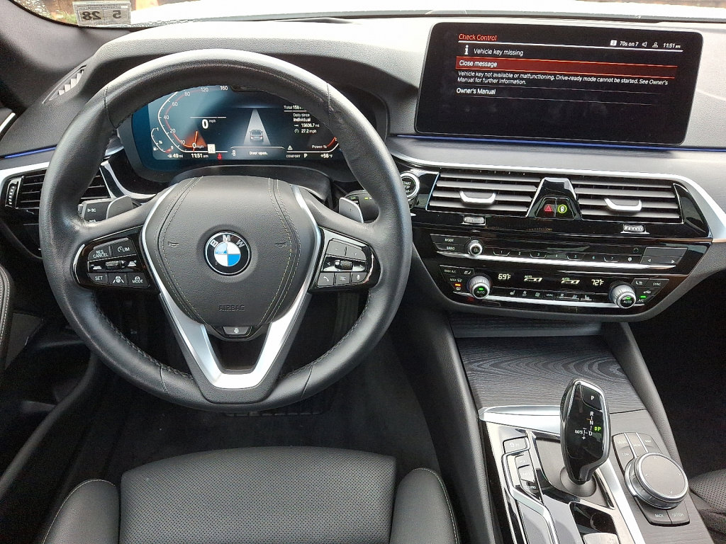 Used 2023 BMW 540i xDrive w/ Premium Package image 21