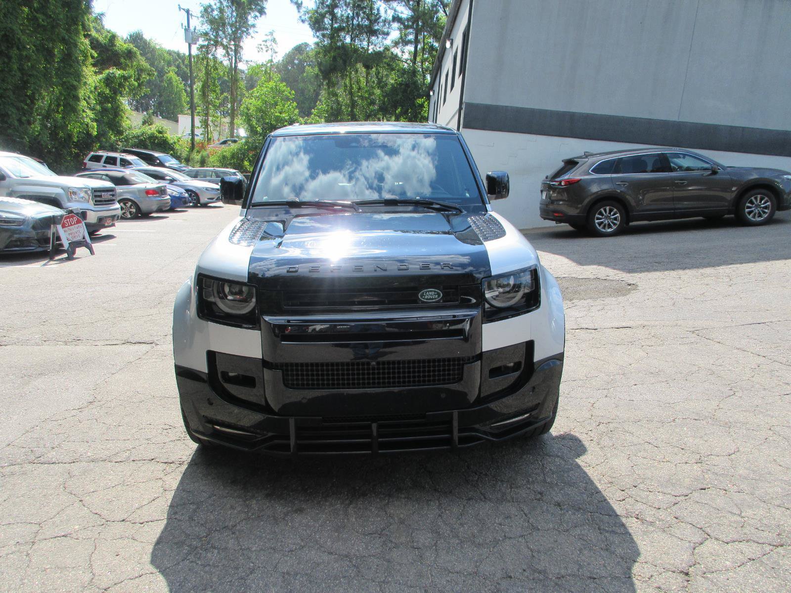 Used 2023 Land Rover Defender 110 X AWD/4WD image 9