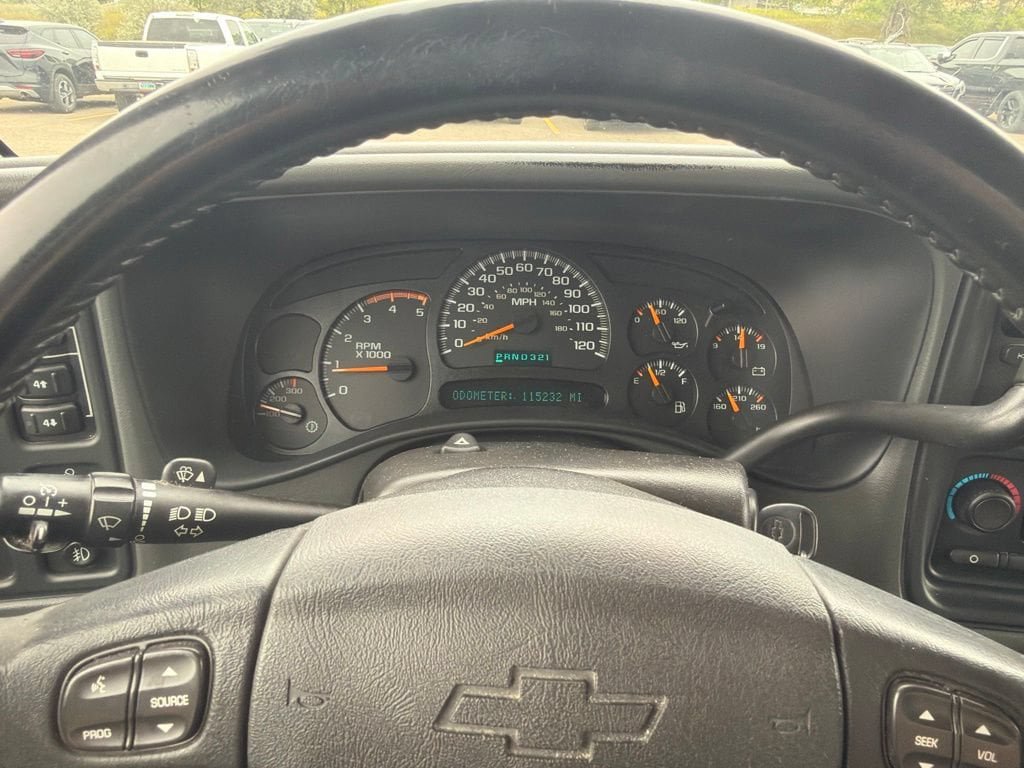 Used 2005 Chevrolet Silverado 2500 LS w/ Heavy-Duty Power Package AWD/4WD image 13
