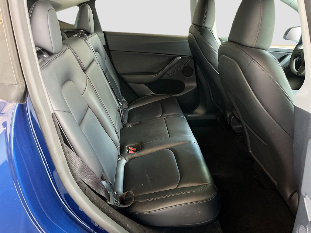 Used 2025 Tesla Model Y Long Range RWD image 28