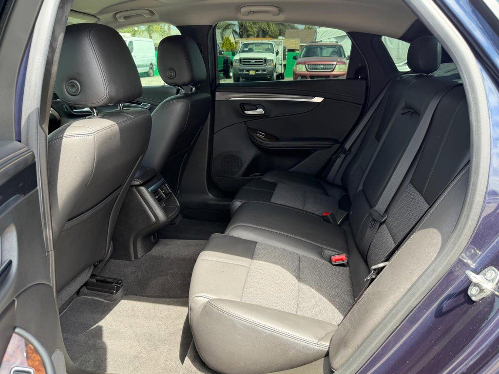 Used 2015 Chevrolet Impala LT w/ Convenience Package FWD image 40