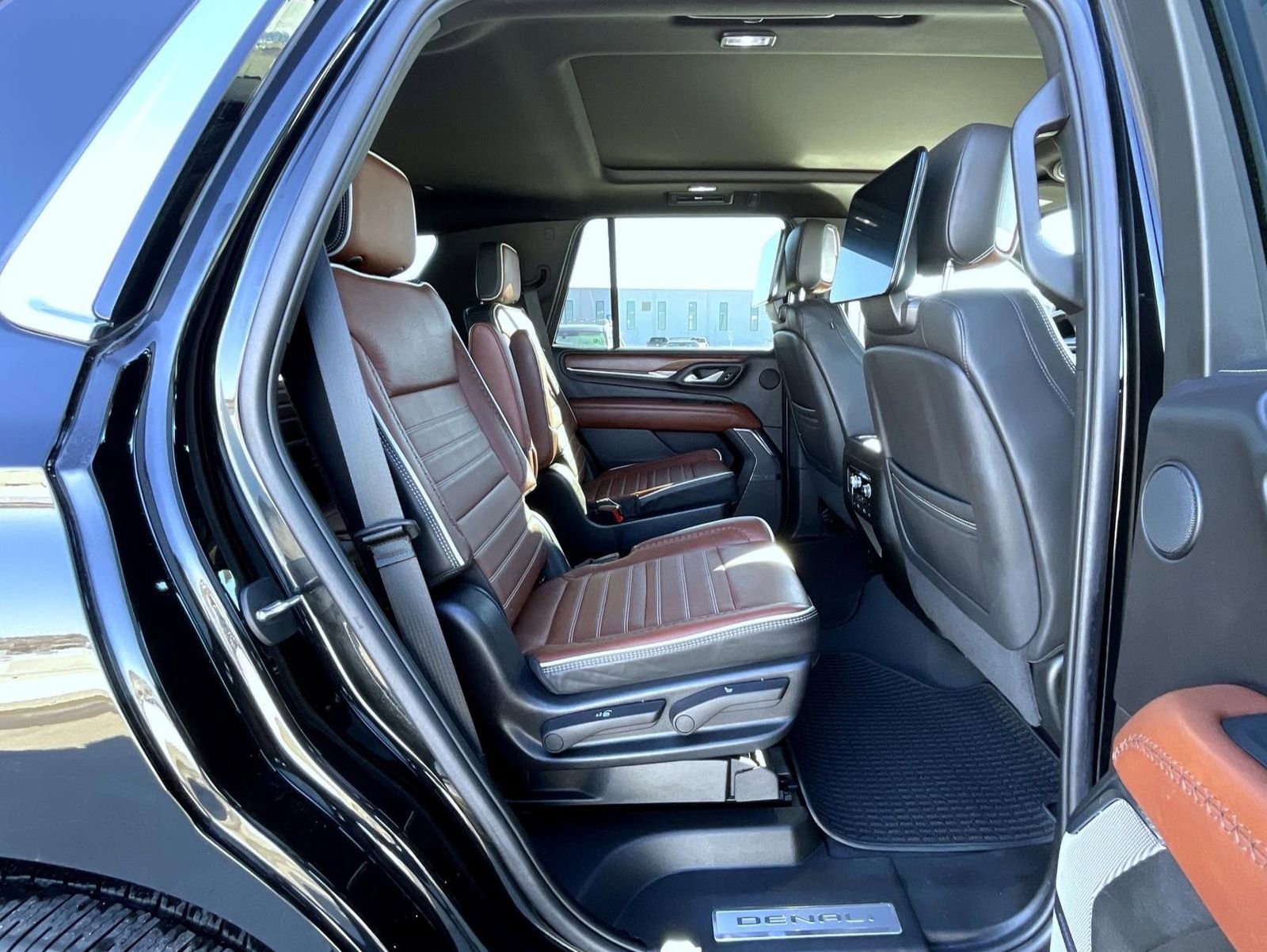 Used 2023 GMC Yukon Denali Ultimate image 19