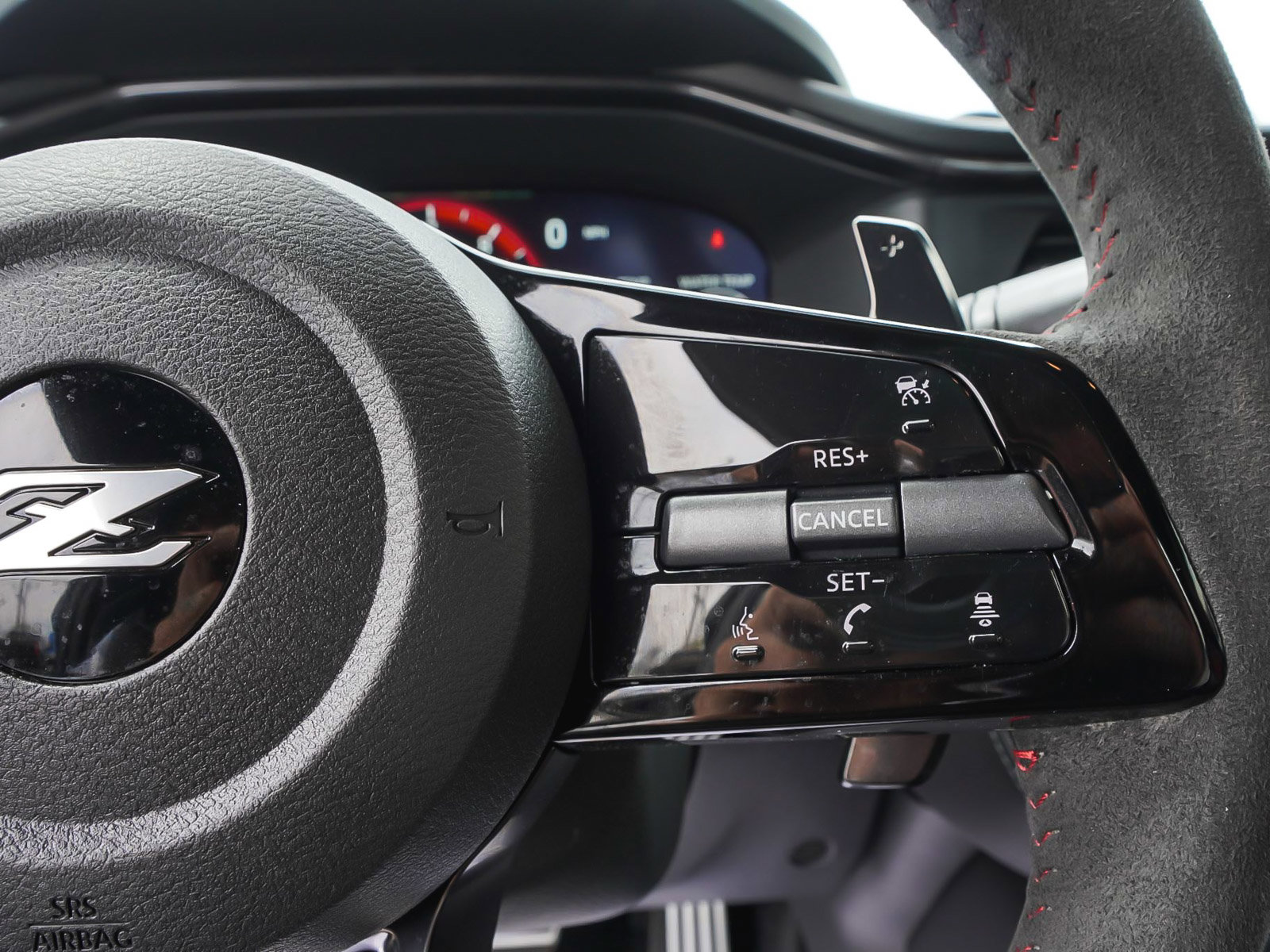Used 2025 Nissan Z NISMO w/ Floor Mat Package RWD image 18