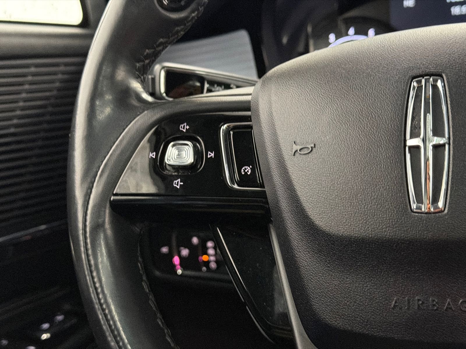 Used 2022 Lincoln Corsair AWD w/ Premium Package image 22