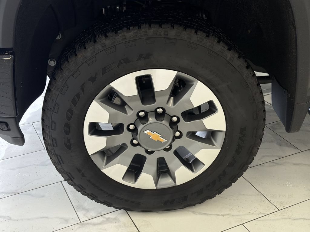Used 2025 Chevrolet Silverado 2500 Custom w/ Custom Value Package AWD/4WD image 34