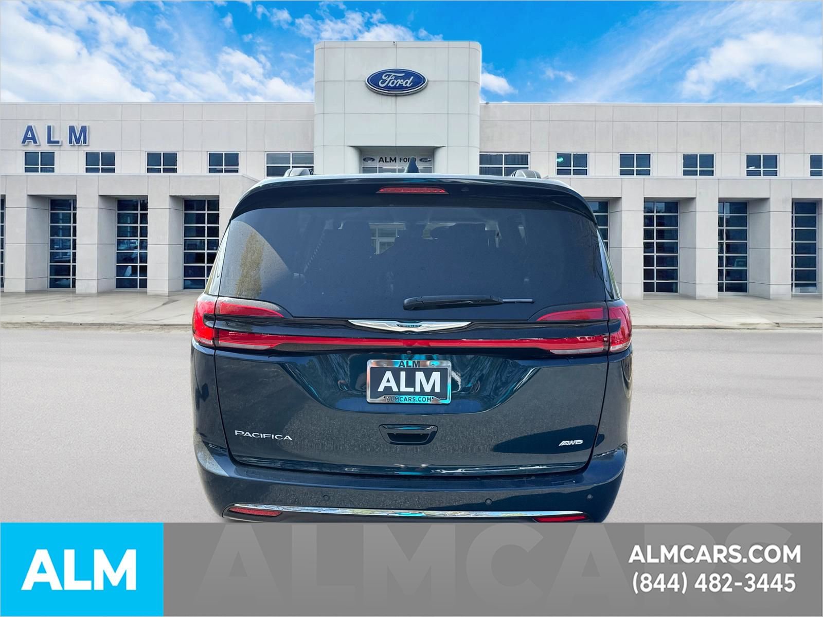 Used 2022 Chrysler Pacifica Touring-L image 6