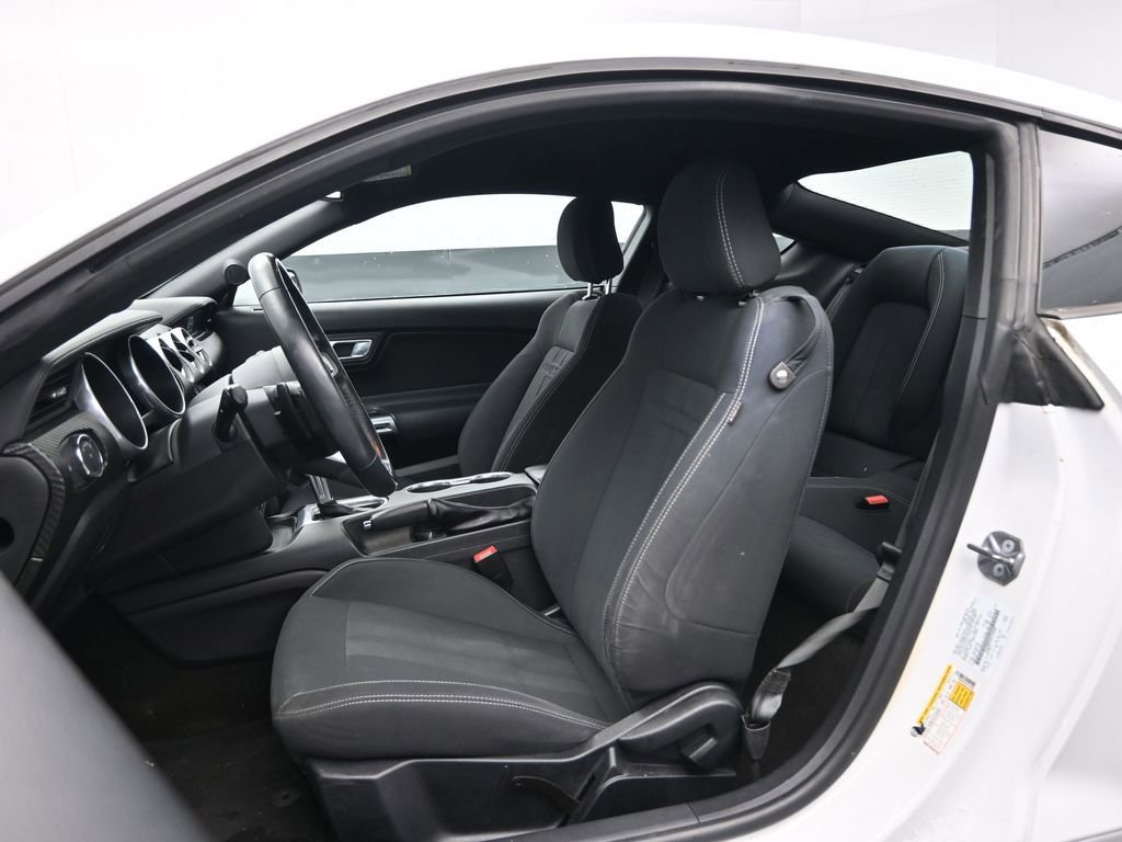 Used 2018 Ford Mustang EcoBoost image 21