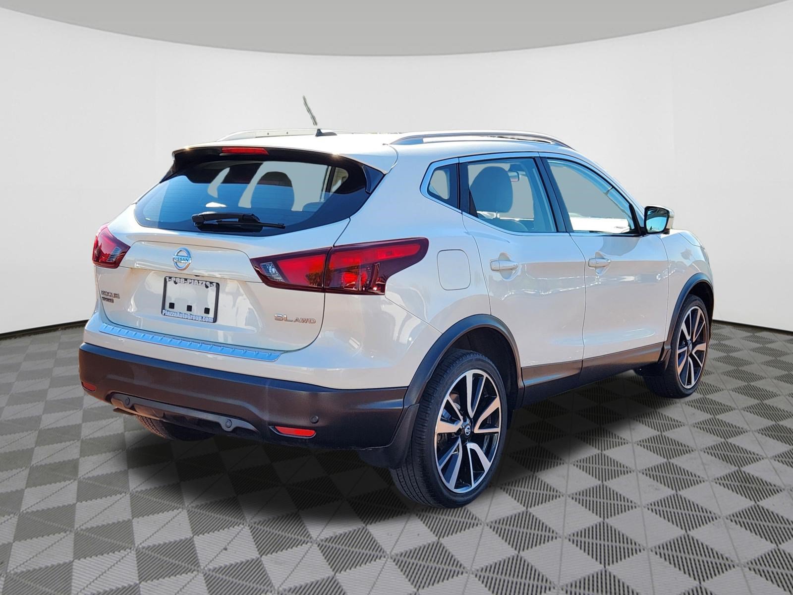 Used 2019 Nissan Rogue Sport SL AWD/4WD image 4