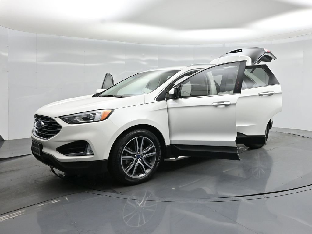 Used 2020 Ford Edge Titanium FWD image 29