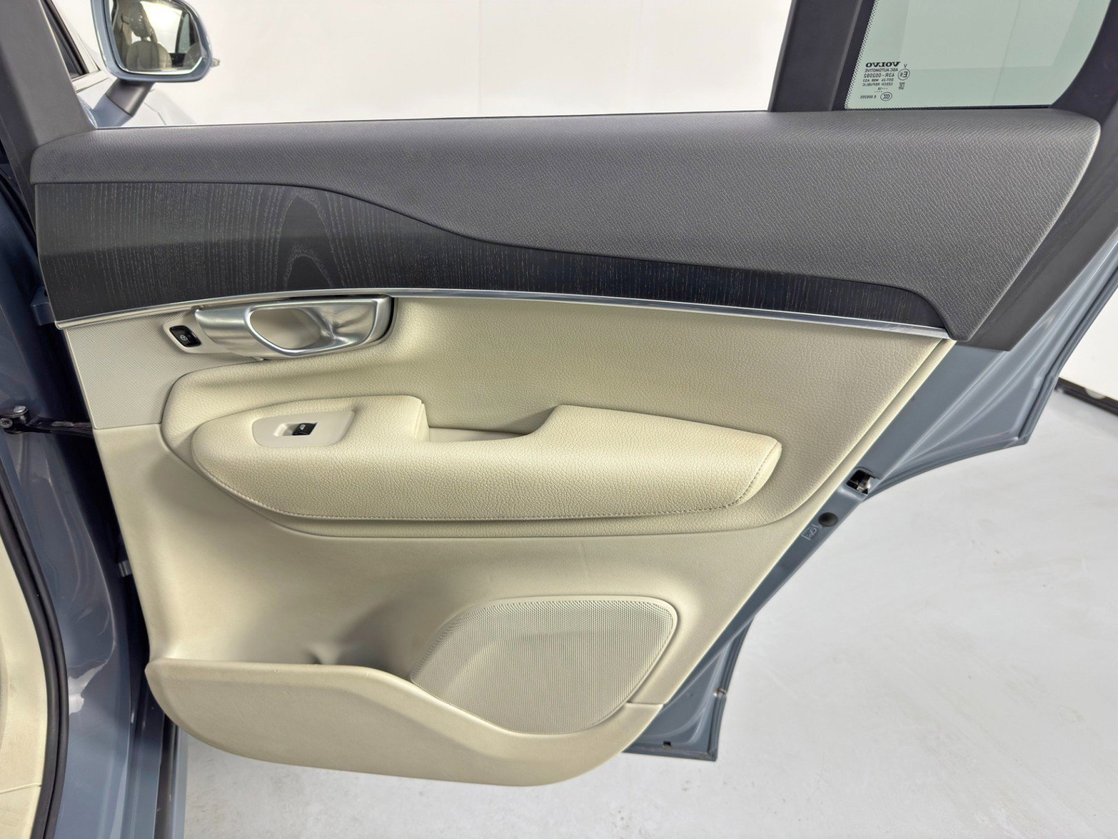 Used 2020 Volvo XC90 T6 Momentum image 45