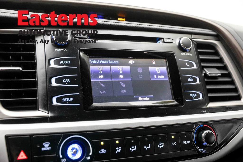 Used 2019 Toyota Highlander LE FWD image 18