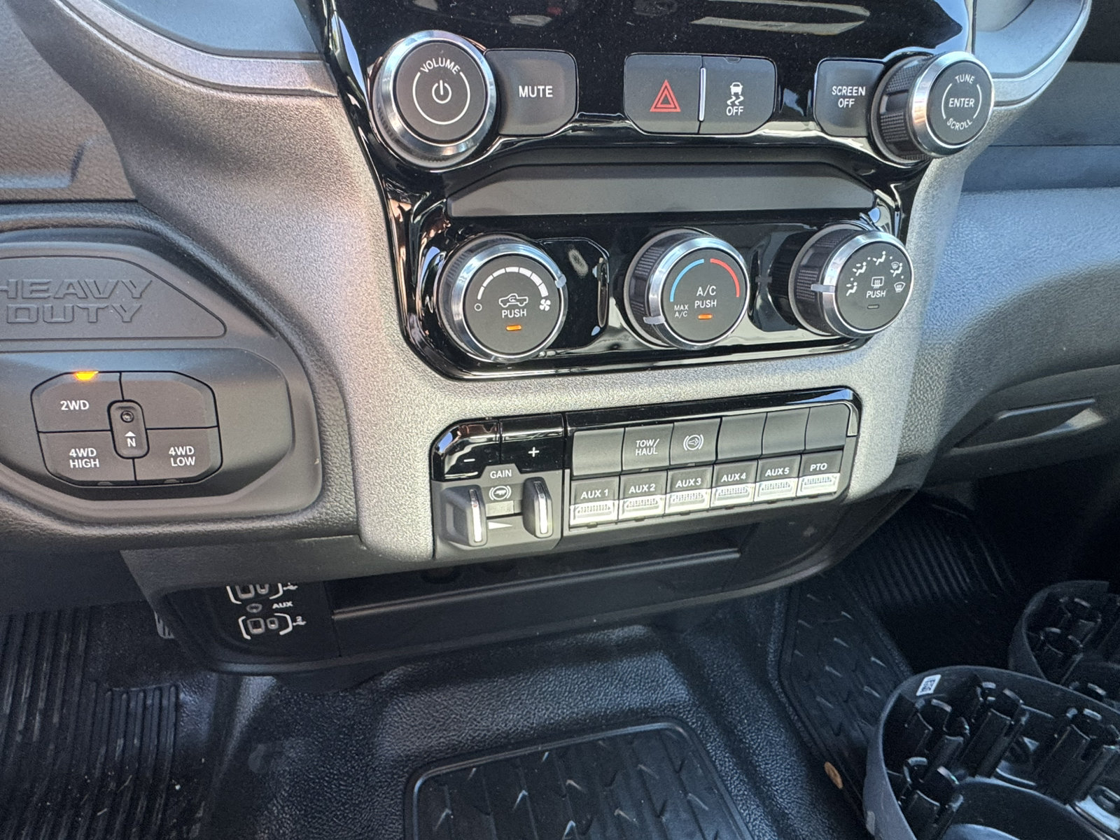 New 2026 RAM 4500 Tradesman w/ Chrome Appearance Group AWD/4WD image 28