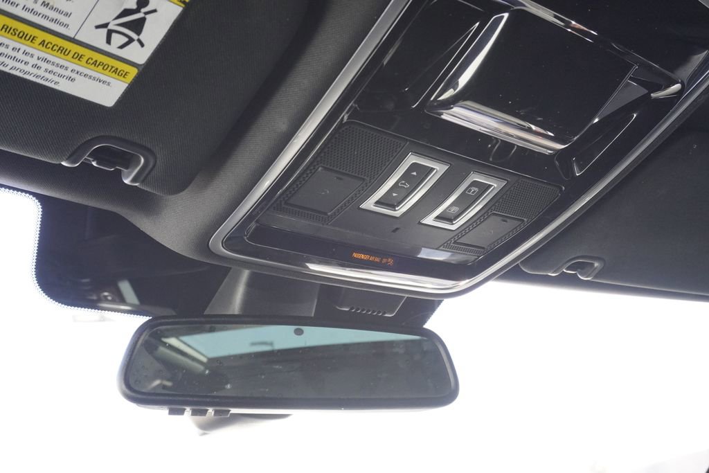 Used 2016 Land Rover Range Rover HSE image 16