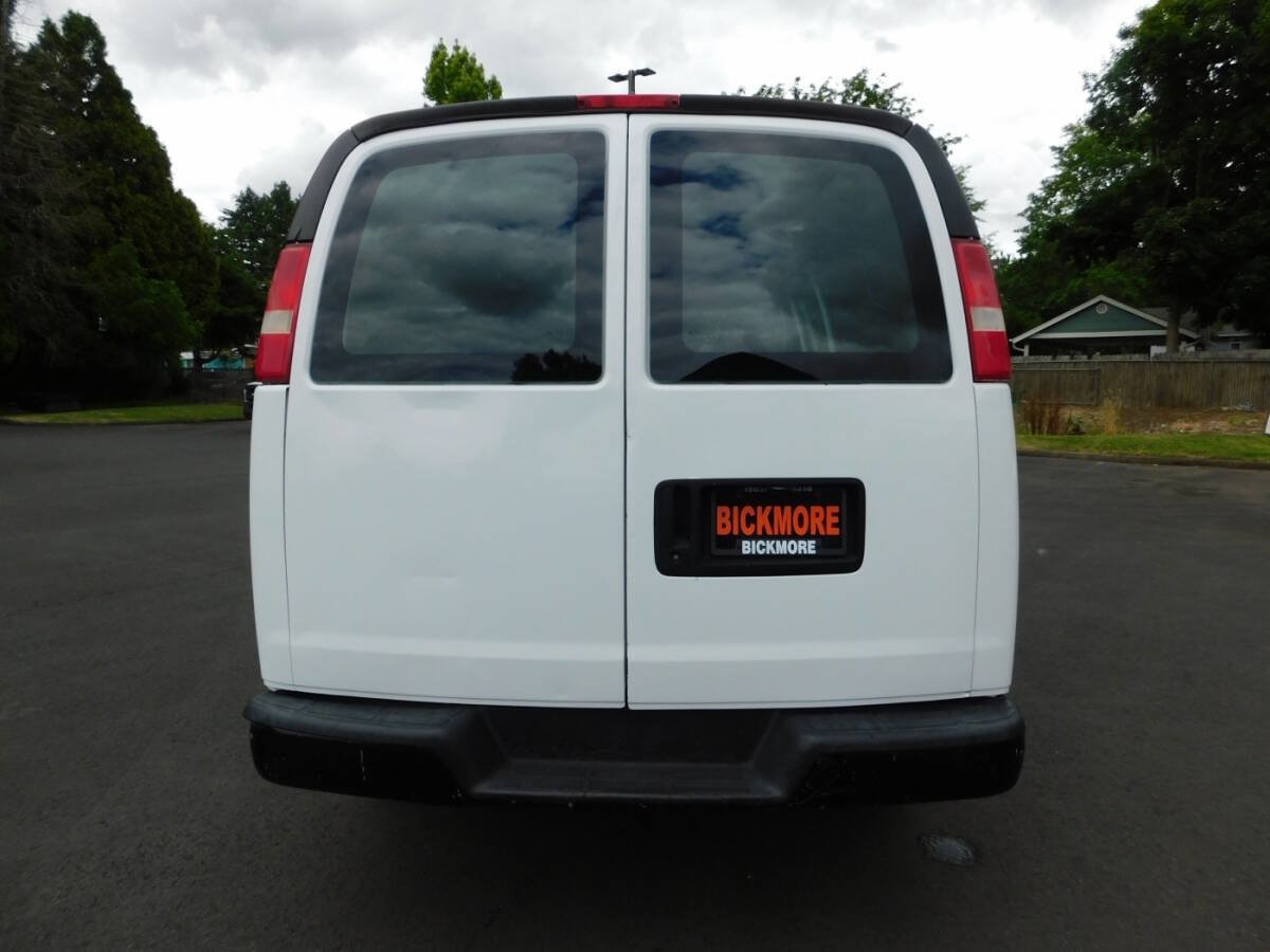 Used 2005 Chevrolet Express 3500 RWD image 20