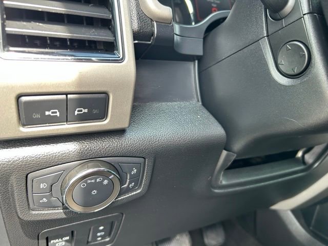 Used 2020 Ford F150 Lariat w/ Equipment Group 502A Luxury AWD/4WD image 26