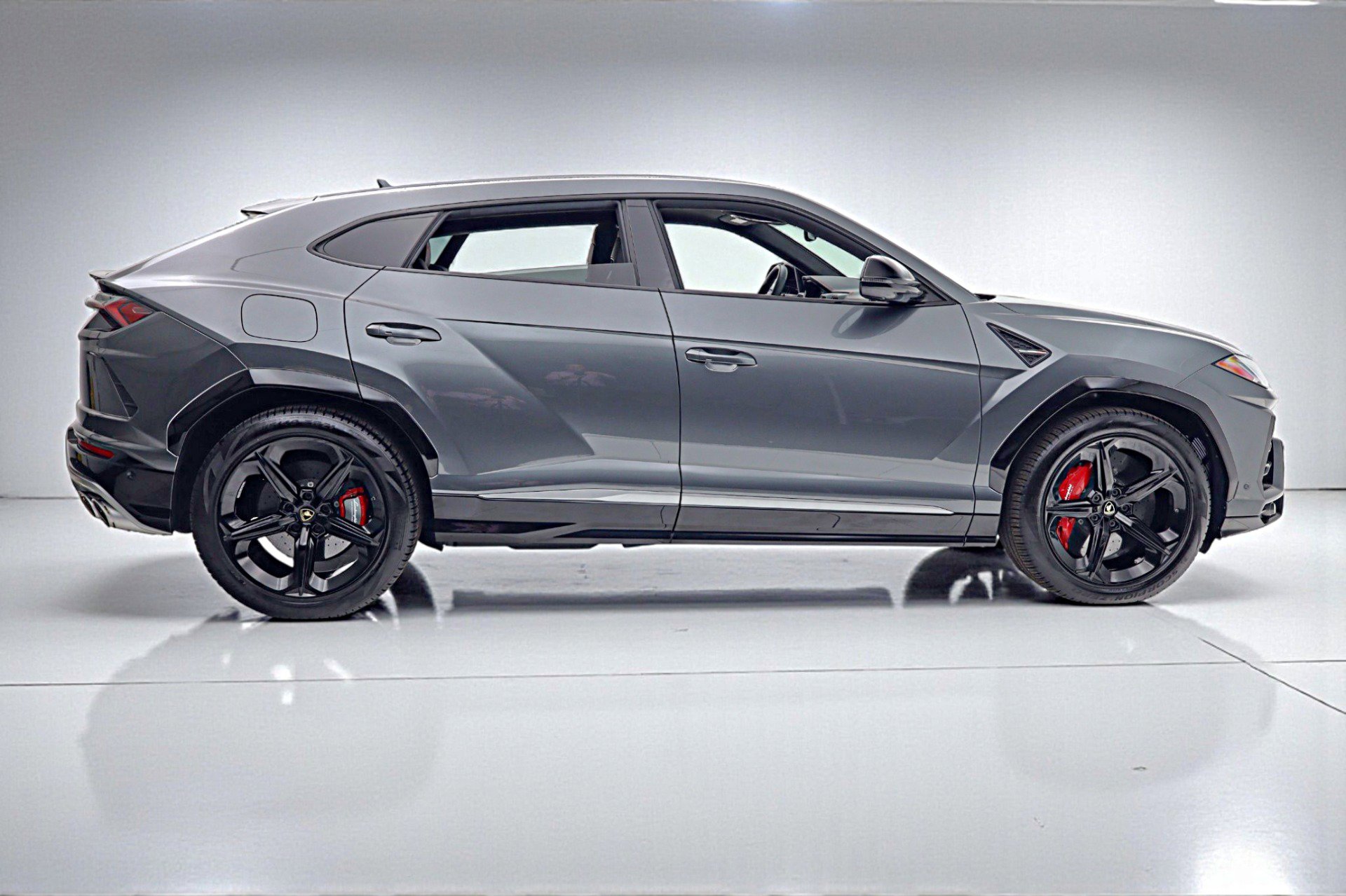 Used 2020 Lamborghini Urus image 21