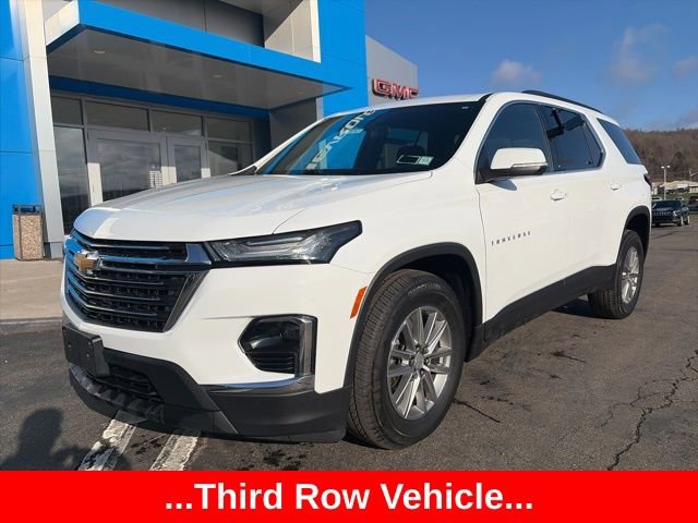 Used 2023 Chevrolet Traverse LT image 1