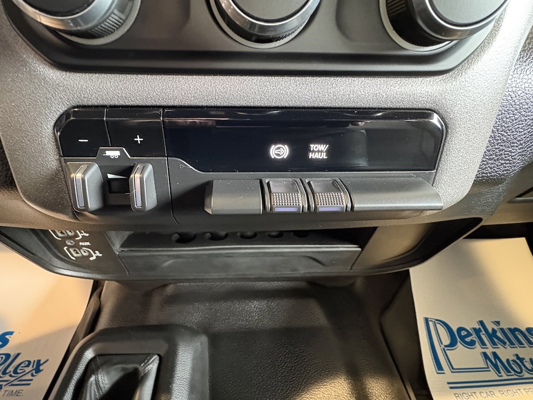 Used 2021 RAM 3500 Tradesman w/ Chrome Appearance Group image 19