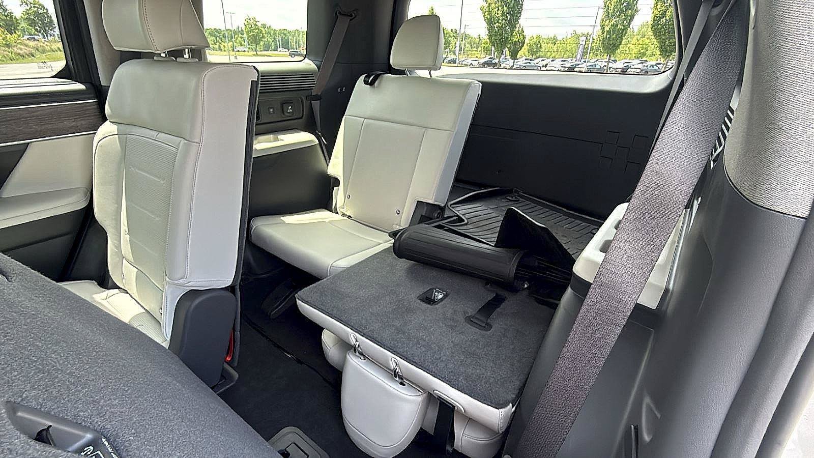 Certified 2024 Hyundai Santa Fe Limited AWD/4WD image 25