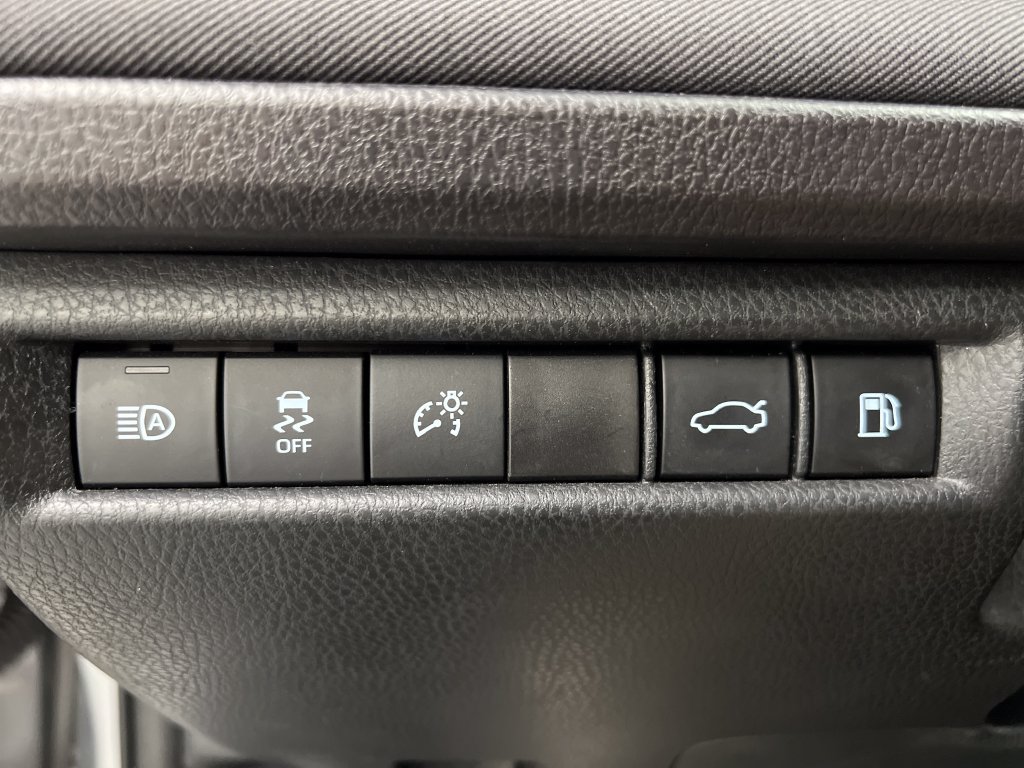 Used 2025 Toyota Camry LE FWD image 43