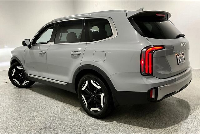 Used 2023 Kia Telluride EX image 4