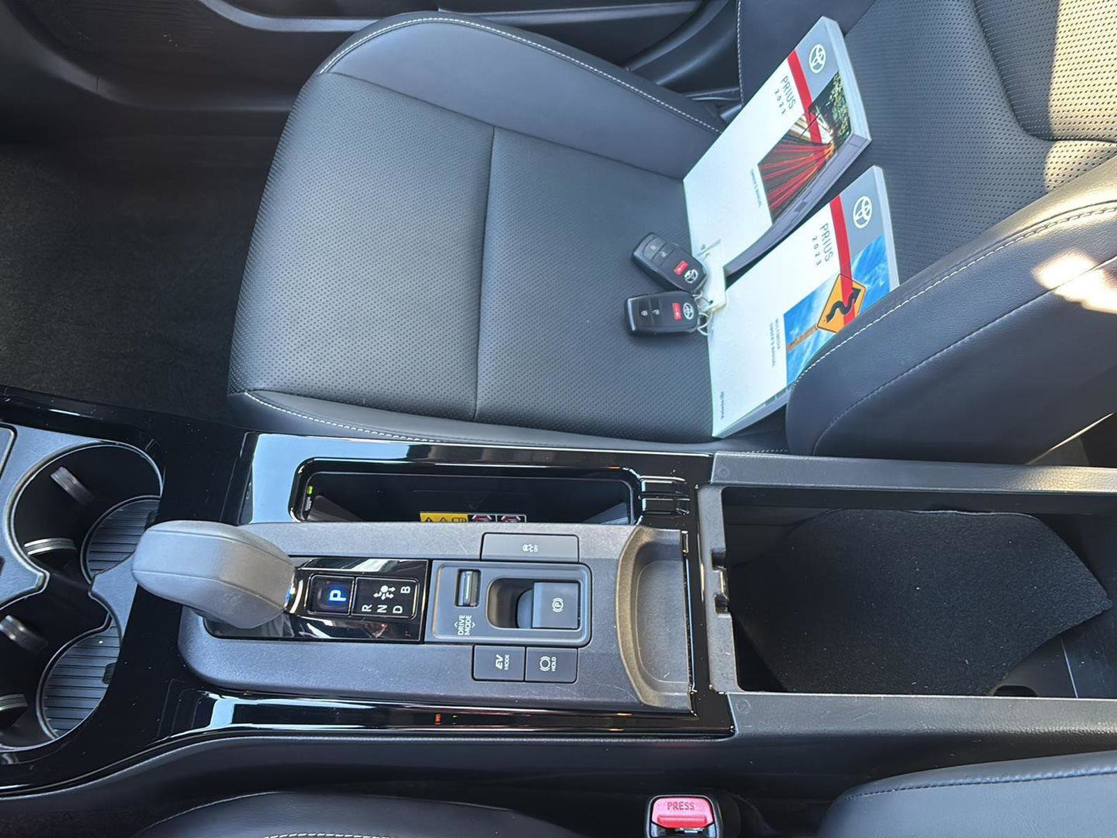 Used 2023 Toyota Prius XLE image 30