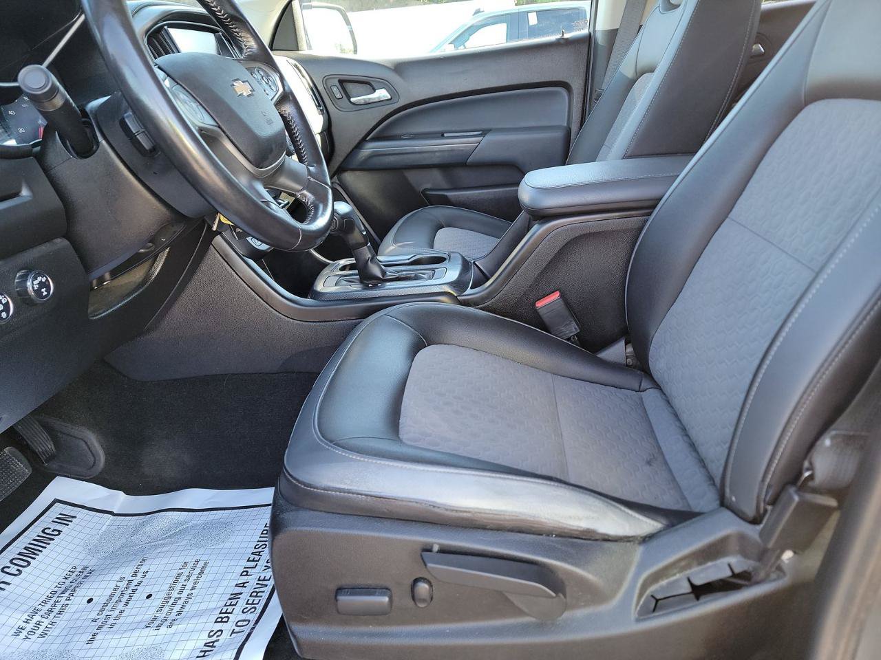 Used 2017 Chevrolet Colorado Z71 AWD/4WD image 9