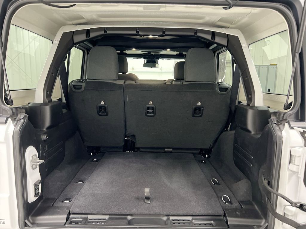 Used 2025 Jeep Wrangler Sport S image 23