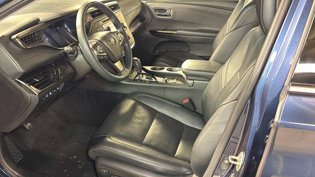 Used 2016 Toyota Avalon Limited image 24
