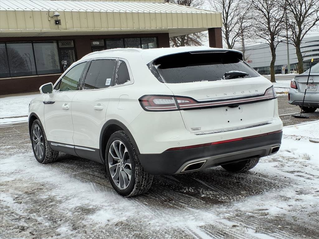 Used 2023 Lincoln Nautilus Reserve image 3