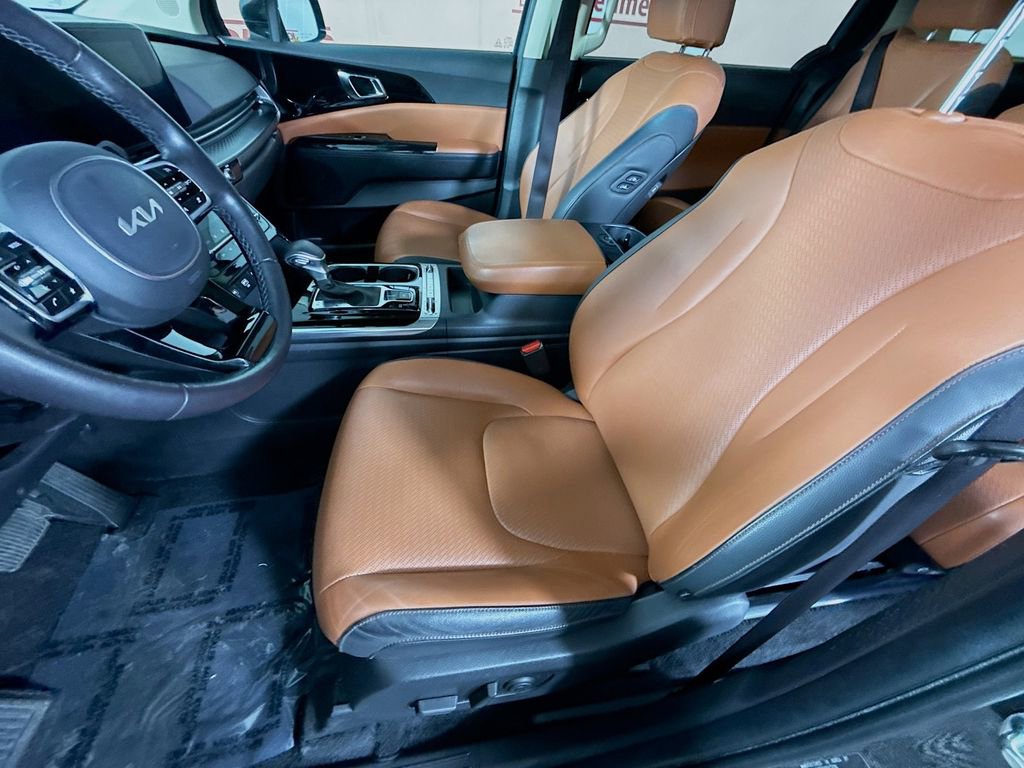 Used 2024 Kia Carnival SX Prestige image 28
