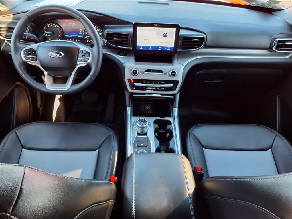 Used 2023 Ford Explorer XLT w/ Equipment Group 202A image 10