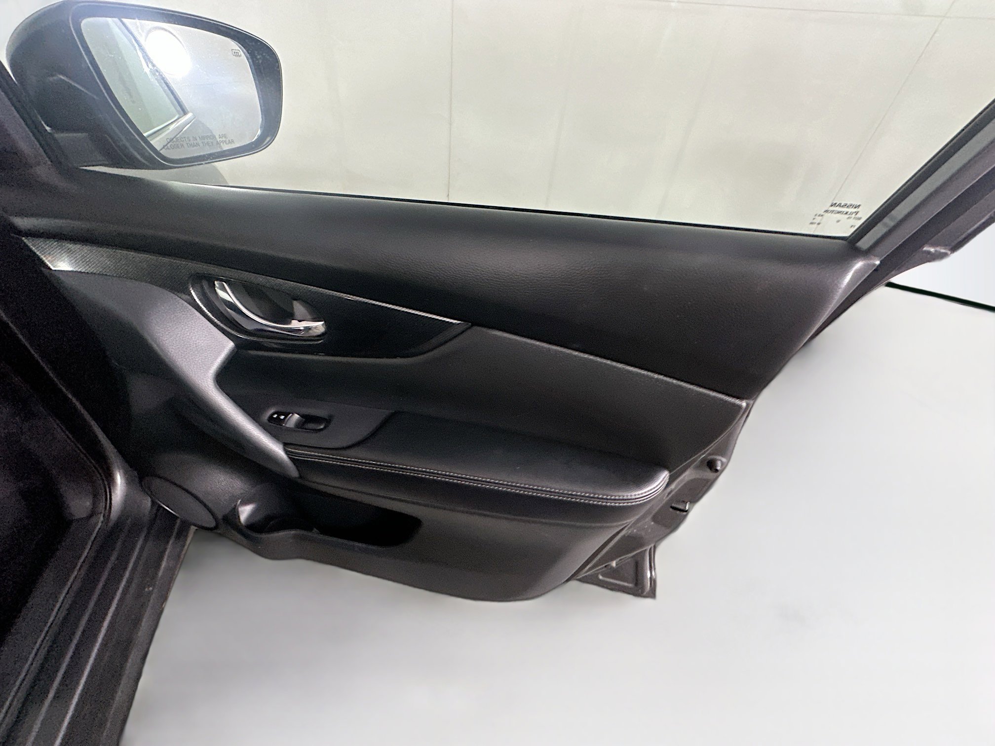 Used 2015 Nissan Rogue SL w/ SL Premium Package AWD/4WD image 32