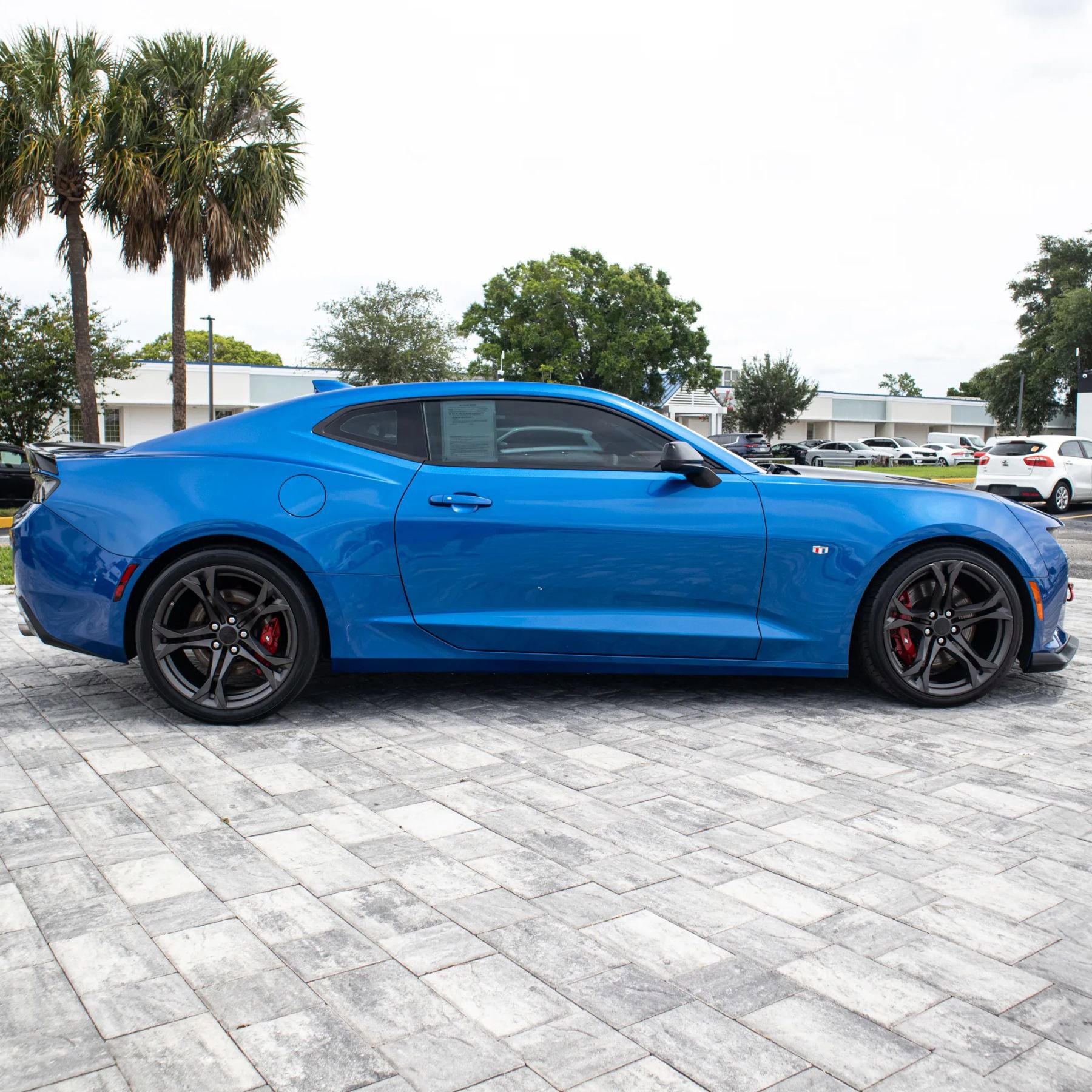 Used 2017 Chevrolet Camaro SS RWD image 9