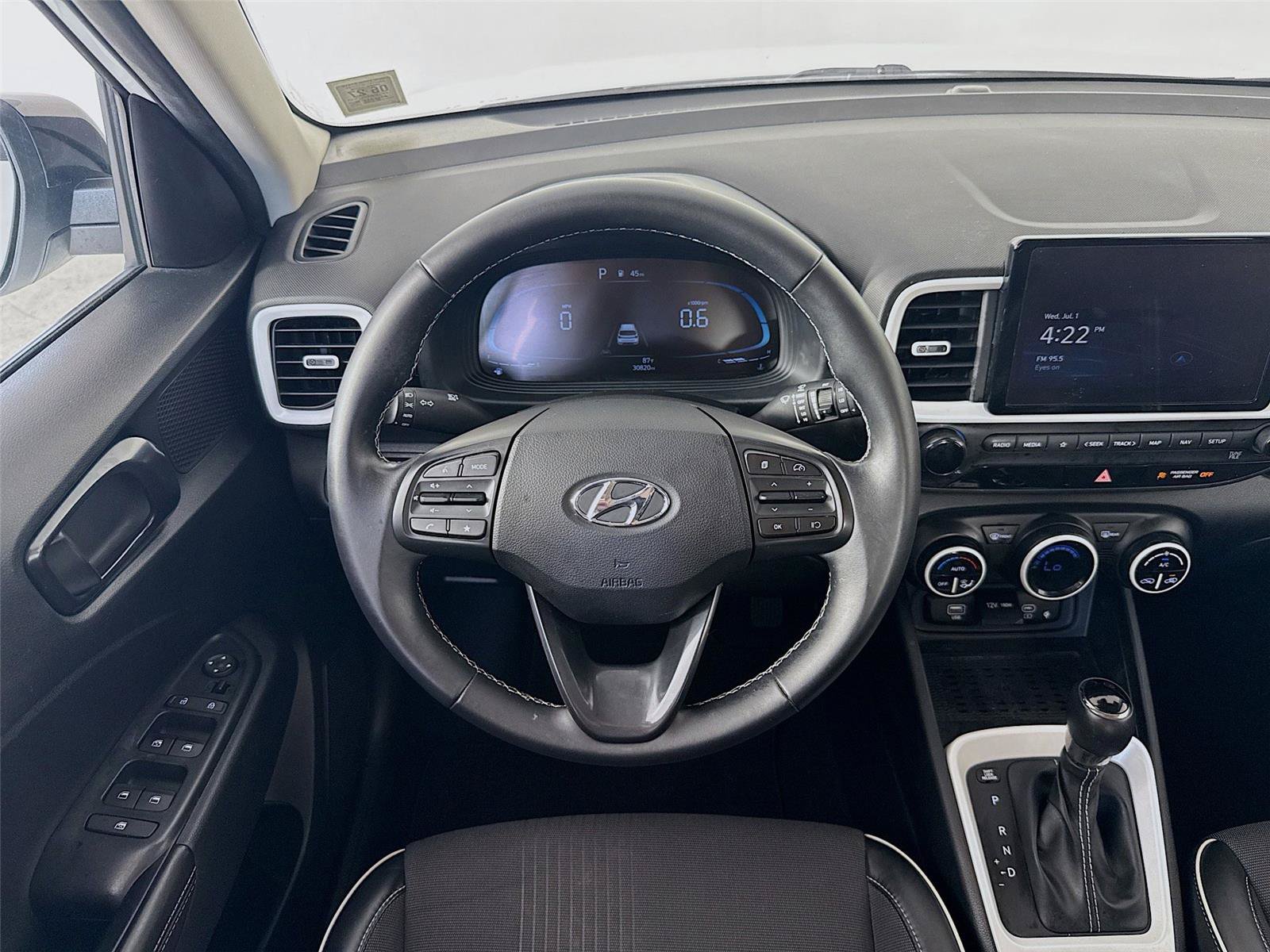 Used 2023 Hyundai Venue Limited w/ Cargo Package FWD image 23