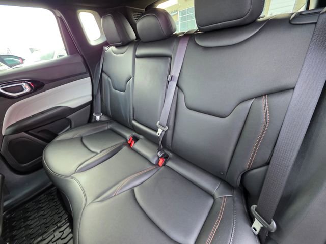 Used 2024 Jeep Compass Limited image 14