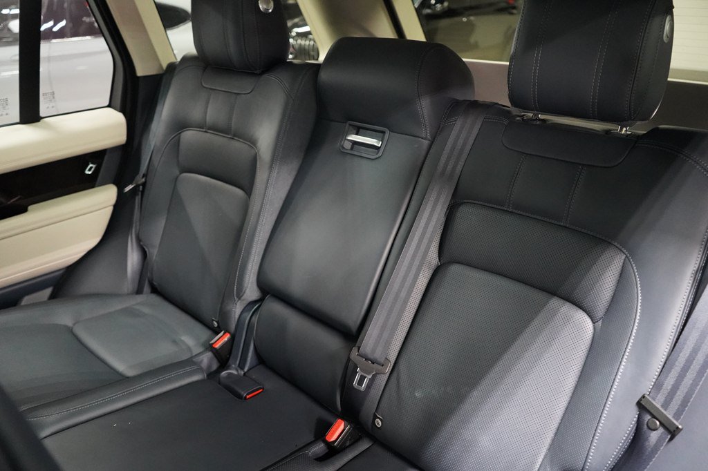 Used 2020 Land Rover Range Rover HSE AWD/4WD image 16