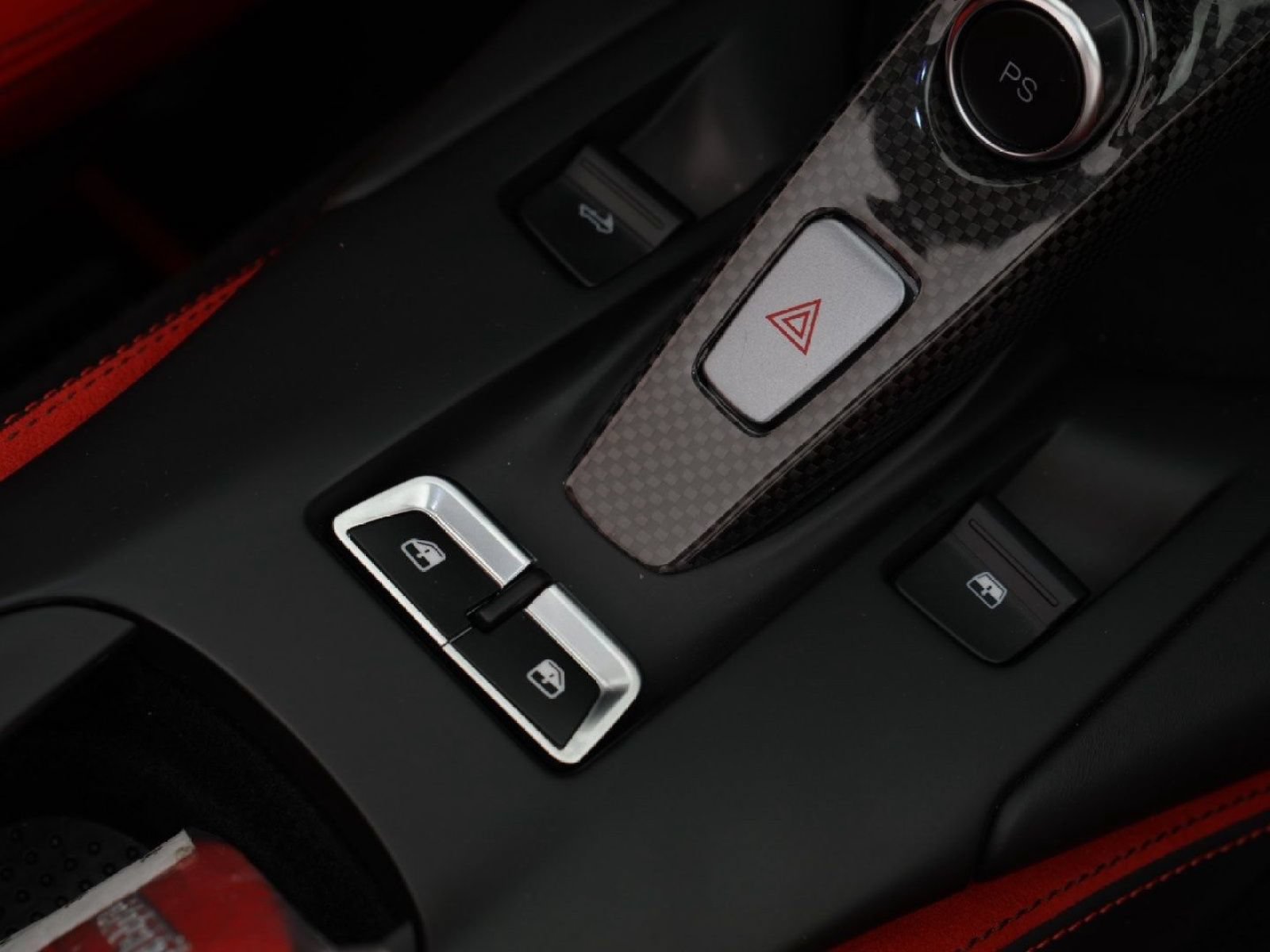 Used 2022 Ferrari 812 GTS RWD image 32