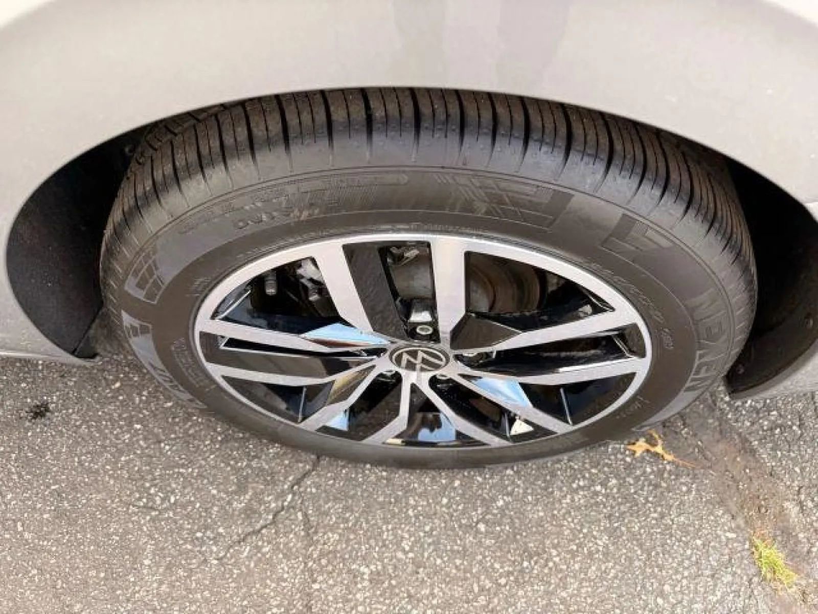 Used 2025 Volkswagen Jetta SE image 41