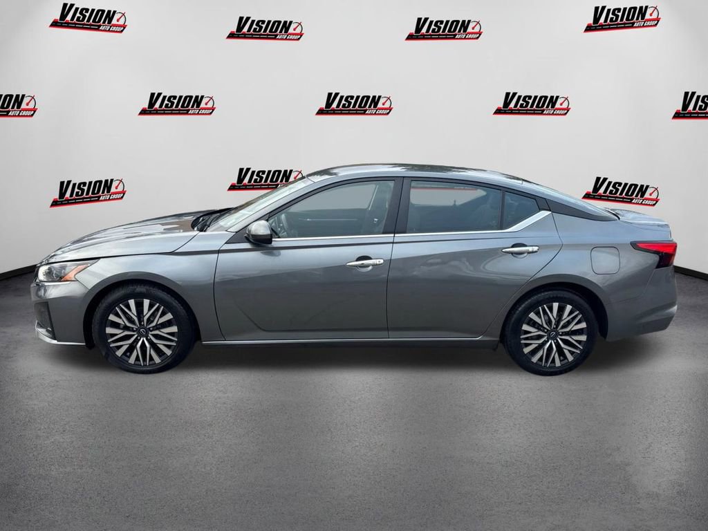 Used 2023 Nissan Altima 2.5 SV image 8