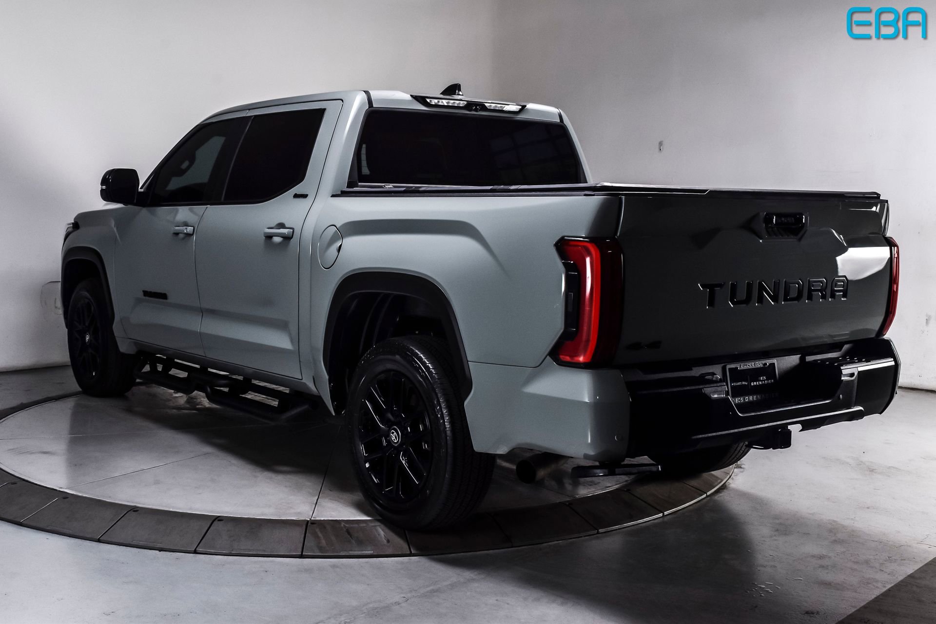 Used 2025 Toyota Tundra Limited AWD/4WD image 5