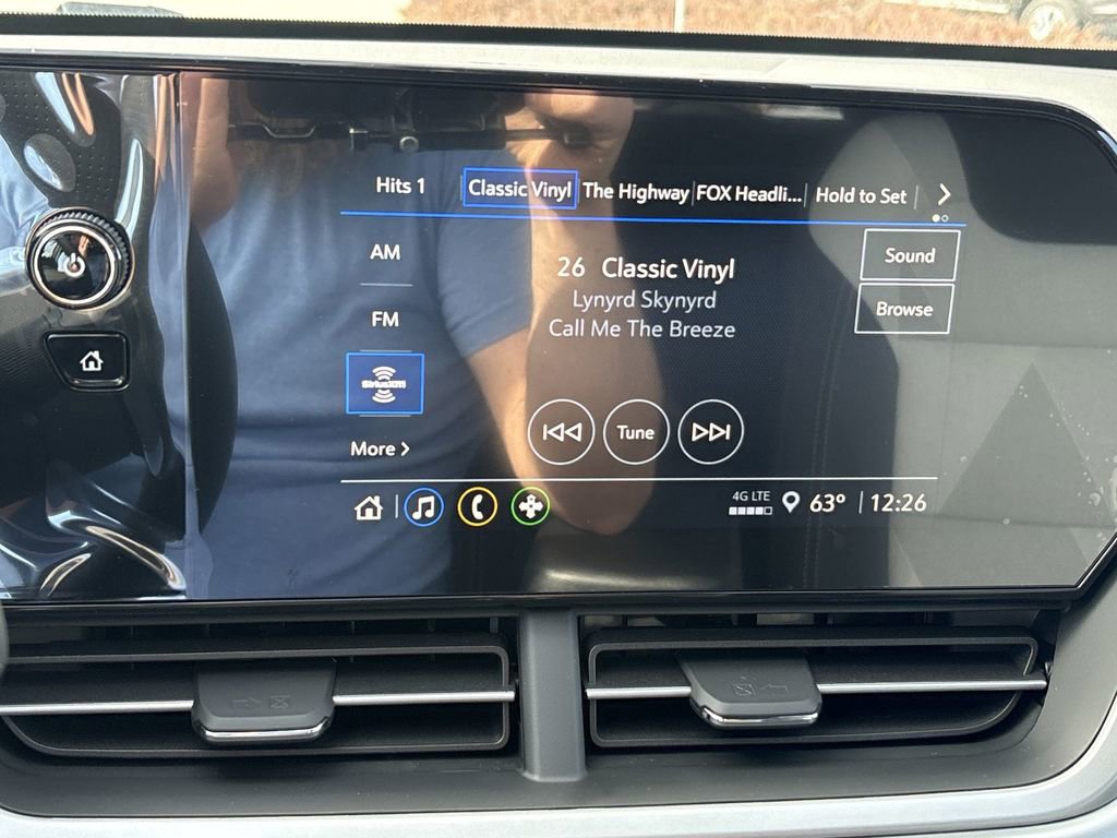 New 2026 Chevrolet Trax RS w/ Sunroof Package image 15