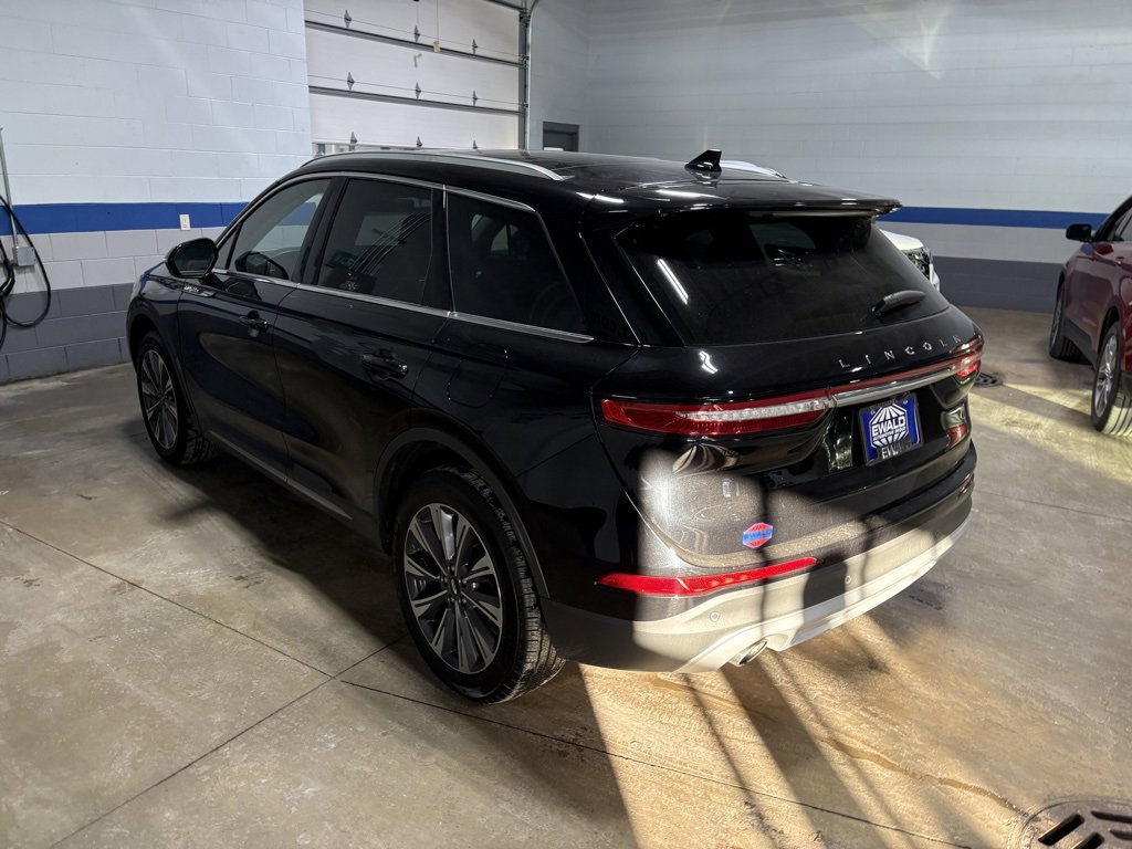 Used 2022 Lincoln Corsair Reserve image 8