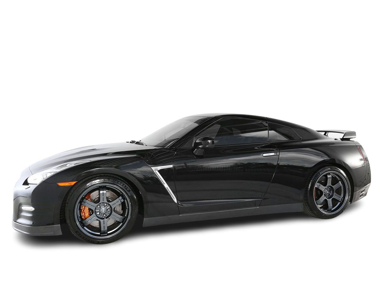 Used 2015 Nissan GT-R Black Edition image 9