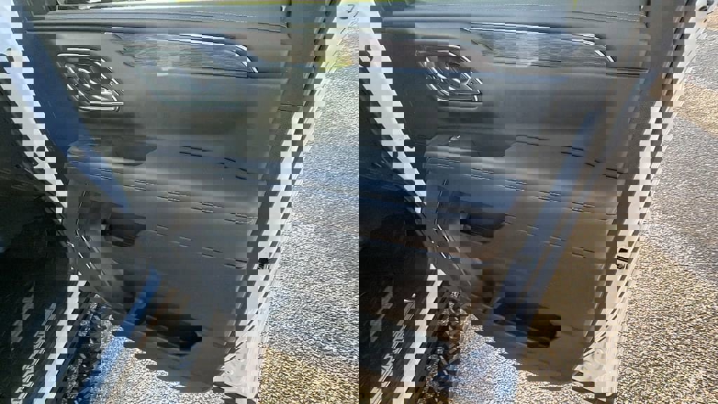 Used 2021 Chevrolet Tahoe Z71 w/ Rear Media and Nav Package image 16